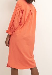 Kaffe Abito a camicia - neon orange