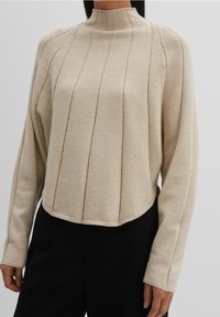 someday. Stickad tröja - beige