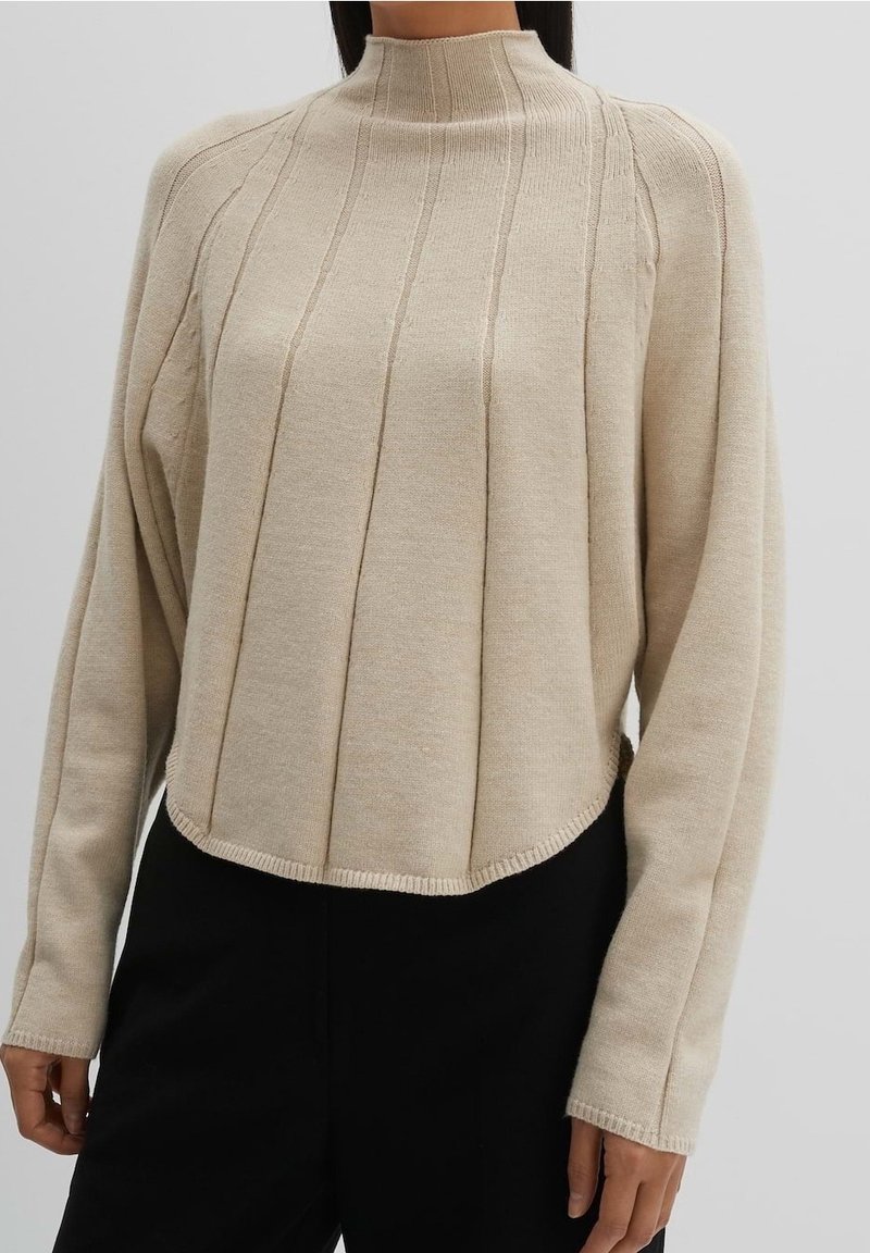 someday. Stickad tröja - beige