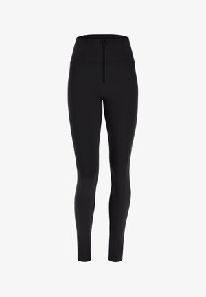 Leggings neri a vita alta con una texture liscia, dotati di una zip frontale e un design aderente. Adatti per l'abbigliamento sportivo o casual.