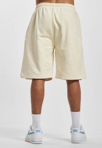 DEF Short - beige