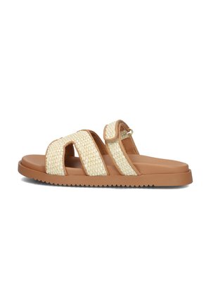 Tan slide sandaal met geweven stro-achtige banden, een platte rubberen zool en een textuur voetbed. Twee verstelbare banden verbeteren de pasvorm.