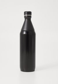 Bouteille d'eau en acier inoxydable noir avec un col effilé, une base arrondie et un couvercle solide. Texture lisse avec une finition brillante et élégante.