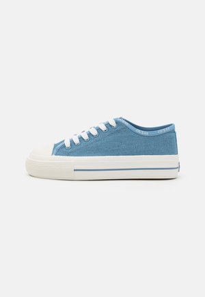 Sneakers - blue denim