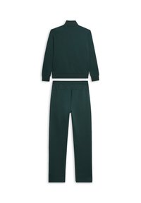 Conjunto de sudadera y pantalones verde oscuro. La sudadera tiene un cuello alto, mangas largas y puños acanalados; los pantalones cuentan con una cinturilla elástica.