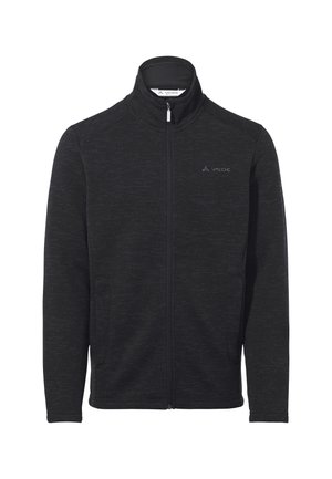 Schwarze Zip-Up-Jacke aus strukturiertem Stoff, mit hohem Kragen, seitlichen Taschen und einem dezenten Logo auf der Brust.