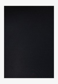 Non selezionato, noir