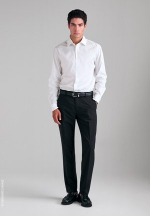 Sisley, REGULAR-FIT SHIRT IN 100% , FRONT BUTTON FASTENING, LONG SLEEVES - Camicia elegante - white