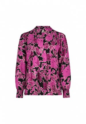 Langarm blouse in paarse bloemenprint op zwarte achtergrond, met een hoge halslijn en geplooide details aan de voorkant. Zachte stoftextuur.