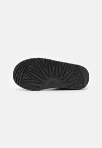 UGG CLASSIC MINI CRESCENT UNISEX - Botines - black