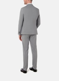 Grau Anzug von hinten betrachtet, mit strukturiertem Design, glatter Stoffoberfläche, schlanker Passform und passenden grauen Hosen sowie schwarzen Schuhen.