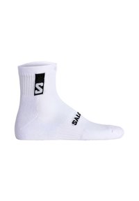Calcetines blancos hasta el tobillo con un puño acanalado, que presentan un diseño de logo negro en el costado y texto negro en la zona de los dedos. Fabricados con un material suave y elástico.