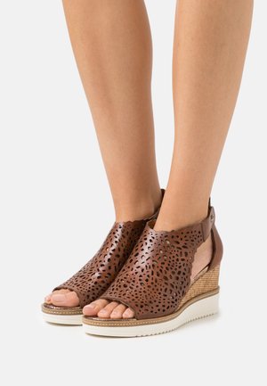 Tamaris Platform sandals - cognac