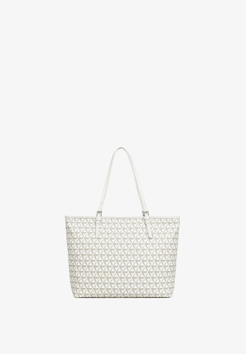 Sac cabas blanc avec motif géométrique triangulaire texturé et deux longues anses épaules sur fond blanc uni.