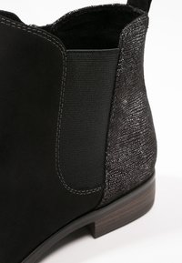 Tamaris Botines bajos - black