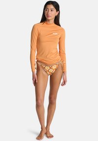 Unselected, tangerine
