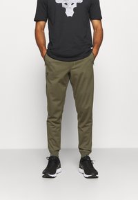 Under Armour - SPORTSTYLE - Jogginghose - khaki Thumbnail-Bild 1