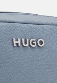 HUGO CHRIS CROSSBODY - Torba preko tijela - medium grey