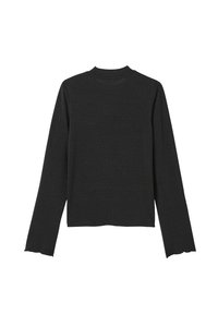 Haut noir à manches longues avec un col montant, en tissu doux. Présente un ourlet court et des poignets légèrement effilochés.