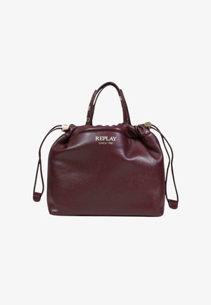 Bordeaux lædertaske med samlet top, to korte håndtag og snørelukning. Udstyret med guldfarvet hardware og præget logo.