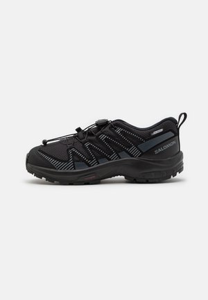 XA PRO V8 WATERPROOF UNISEX - Chaussures de marche - black/ebony
