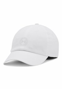 Gorra de béisbol blanca hecha de tela texturizada. Presenta una corona redondeada y visera curva, con un logo circular en la parte delantera.