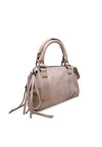 Lys pink suede taske med flet håndtag, messing hardware, side frynser og lynlås lukning. Har et struktureret design og blød tekstur.