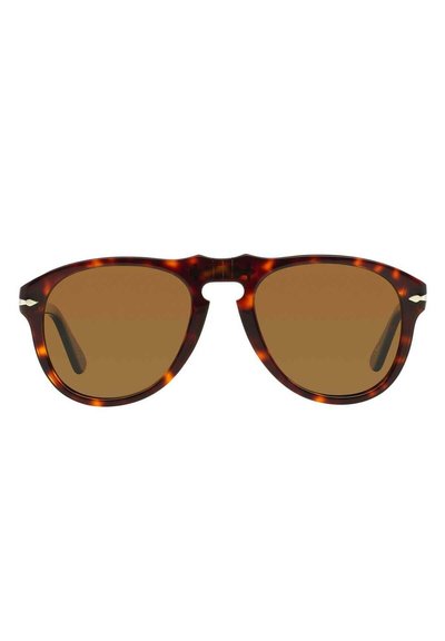 Gafas de sol tortoiseshell marrón con una forma clásica, que presentan lentes marrones, un puente sutil y acentos metálicos en las bisagras.