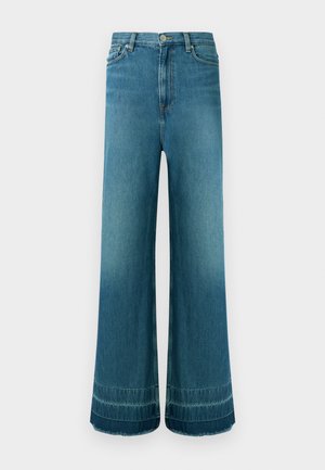 Blå denimjeans med høyt liv, vide ben, fem lommer, knappelukking og subtil falming nær kantene.