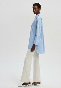 Touché Privé WITH WIDE CUFF - Skjorter - blue