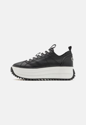 Tamaris, Baskets basses - black