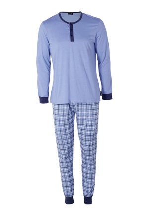 Maglietta da pigiama a maniche lunghe celeste con colletto blu navy e tre bottoni, abbinata a pantaloni a quadretti blu e bianchi con dettagli blu.