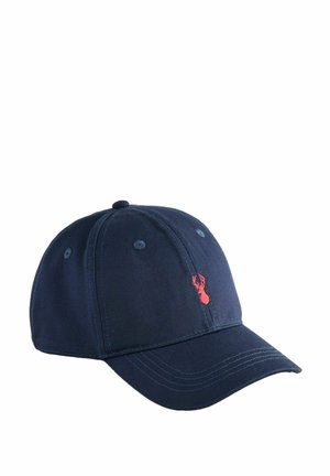 Berretto in cotone blu navy con visiera curva e ricamo di un'aragosta rossa sul davanti, dotato di occhielli ventilati e cuciture tono su tono.