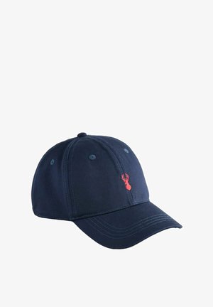 Berretto in cotone blu navy con visiera curva e ricamo di un'aragosta rossa sul davanti, dotato di occhielli ventilati e cuciture tono su tono.
