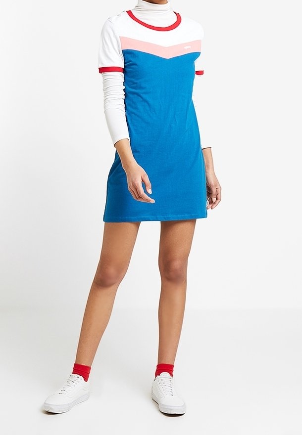 bodycon dress with vans Vans - Benton Cami Black