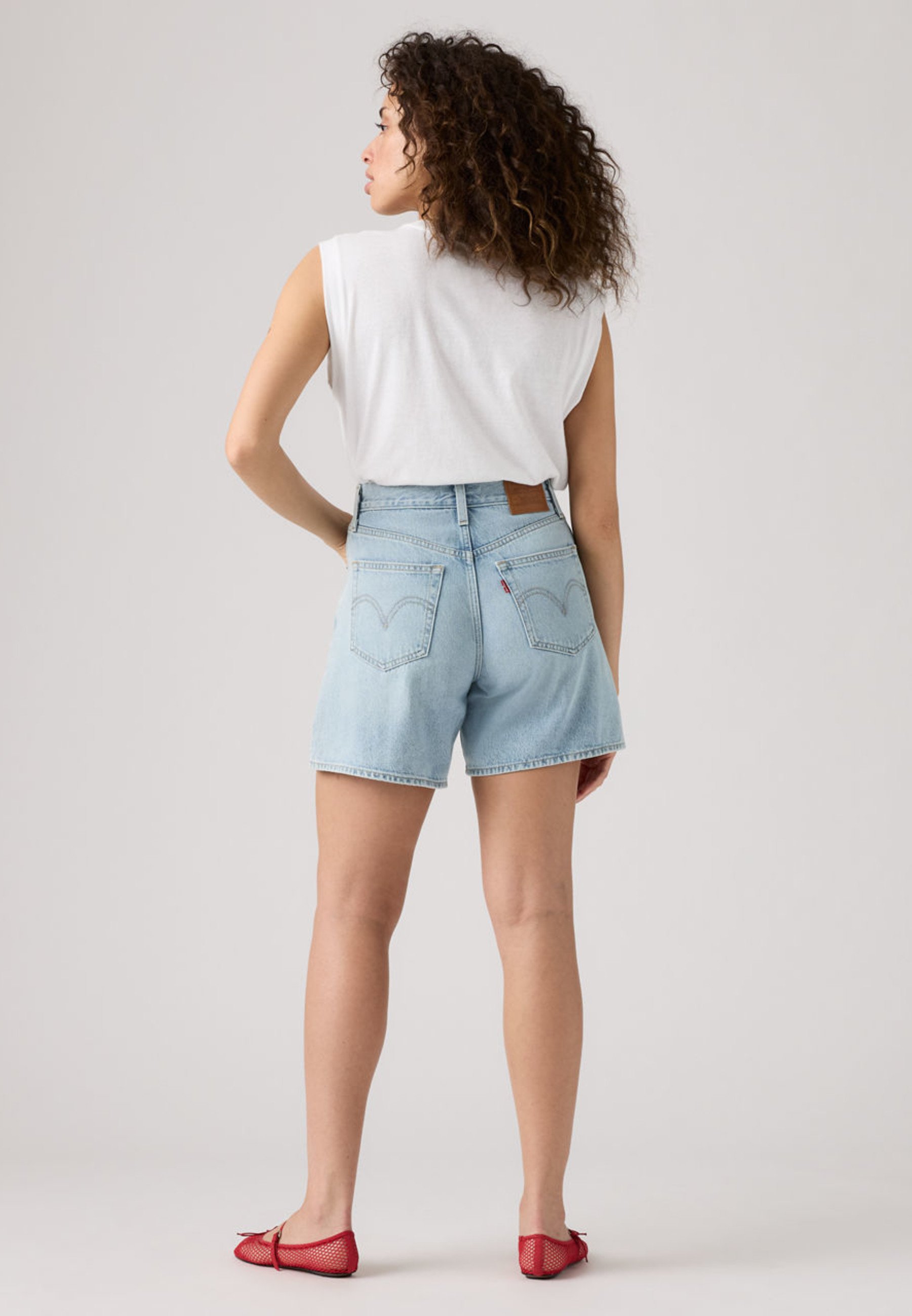 Levi's® HIGH BAGGY SHORT - Jeans Shorts - far and wide/light-blue
