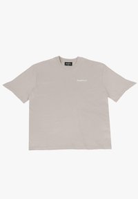 Lysegrå t-shirt med korte ærmer lavet af bomuld, med rund hals og et lille hvidt logo på venstre bryst.