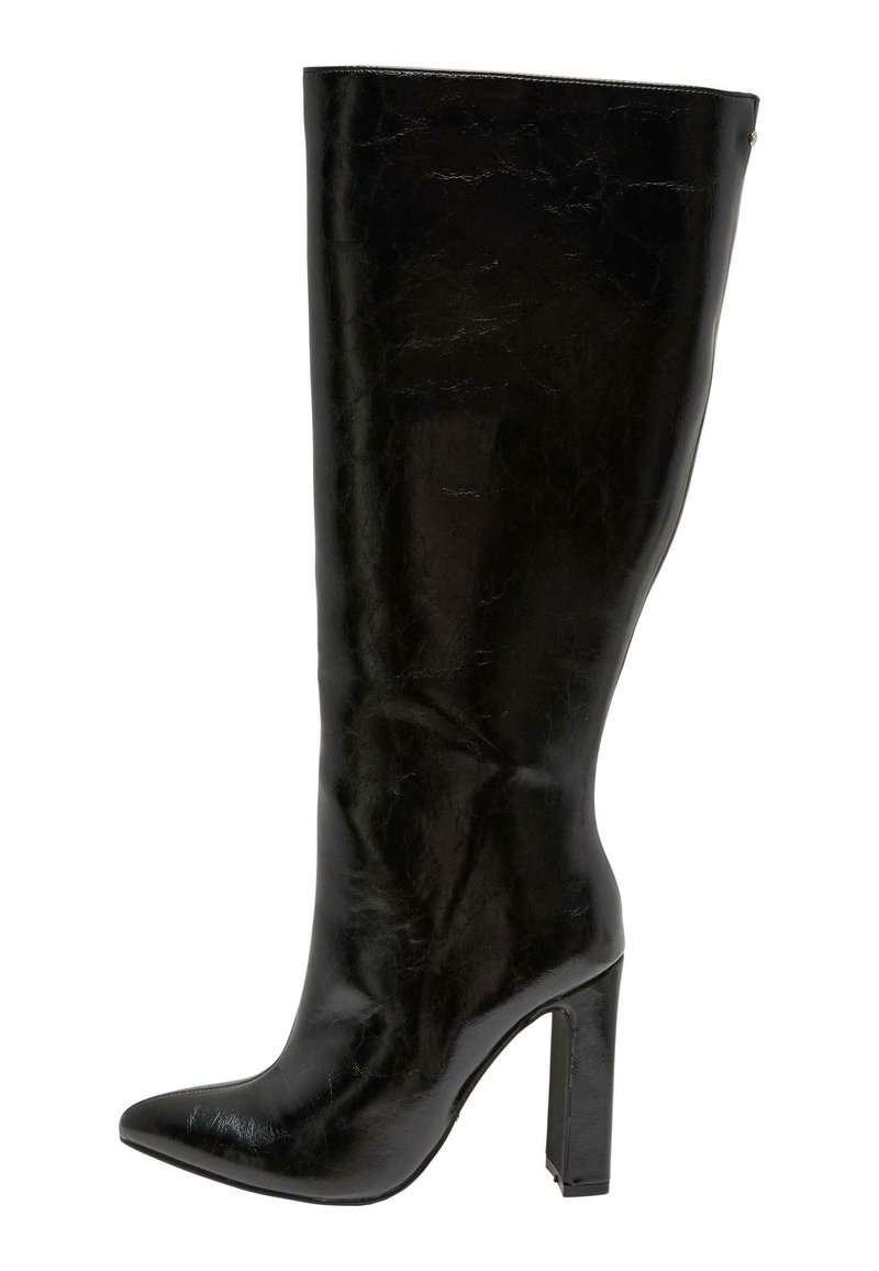 Fekete, térd fölé érő, stiletto csizmák fényes bőrből, hegyes orral, sima felülettel és vastag magas sarkakkal.