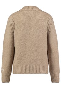 Maglione a maglia beige con finitura testurizzata, dotato di un colletto alto e polsini e orlo a costine, vista del retro. Nessun dettaglio aggiuntivo presente.