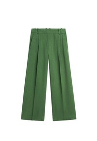 Groene broek met hoge taille en wijde pijpen, met riemlussen en zijzakken, afgebeeld tegen een witte achtergrond.