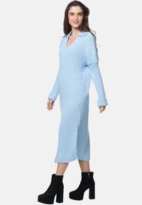 Elara Abito in maglia - blau