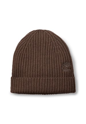 Brązowa dziana czapka z fasonem beanie o prążkowanej teksturze, z podwiniętym mankietem i haftowanym logo po boku. Dobrze przylega do głowy.