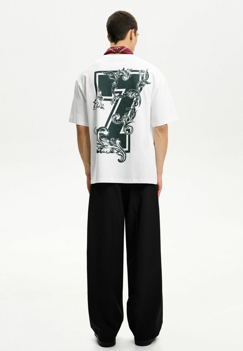 Bershka - SHORT SLEEVE - Majica kratkih rukava s printom - white, Povećaj