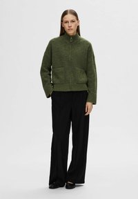 Selected Femme SLFSIA ZIPPER CARDIGAN  - Strickjacke - olivine