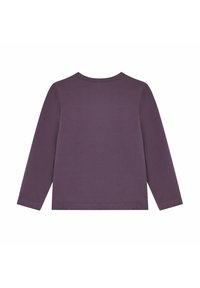 Langärmliges Shirt in tiefem Lila, aus weicher Baumwolle gefertigt. Verfügt über einen runden Ausschnitt und elastische Details an den Schultern und Ärmeln.