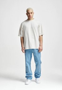 2Y Studios OVERSIZE  - Jednoduché tričko - off white