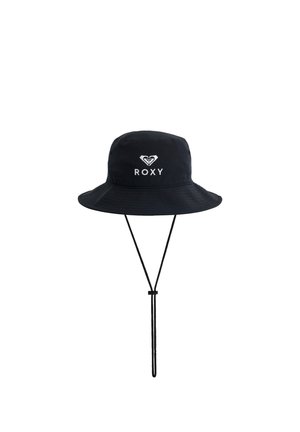 Czarny kapelusz typu bucket z szerokim rondem i regulowanym paskiem pod brodą, z białym logo Roxy z przodu.