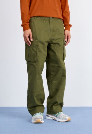 PATCHWORK PANT - Reisitaskuhousut - dark olive