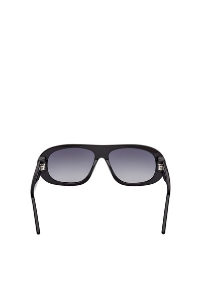 Svarta solglasögon med fyrkantig ram och gradient mörkgrå linser samt något böjda skalmar, visade framifrån.