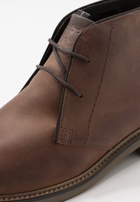 Barbour READHEAD CHUKKA BOOT - Pantofi casual cu șiret - tan